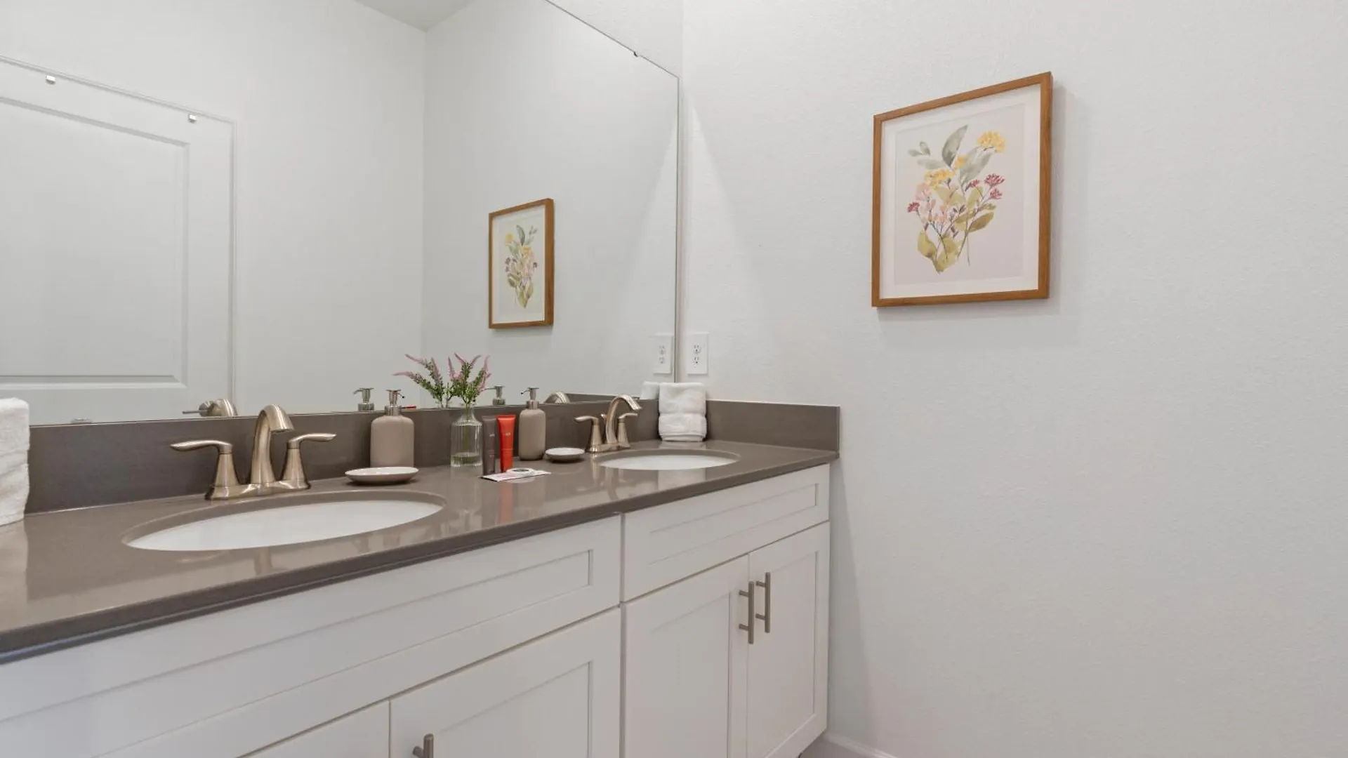 New At Storey Lake5 Bedrooms And 4 Bathrooms * 基西米
