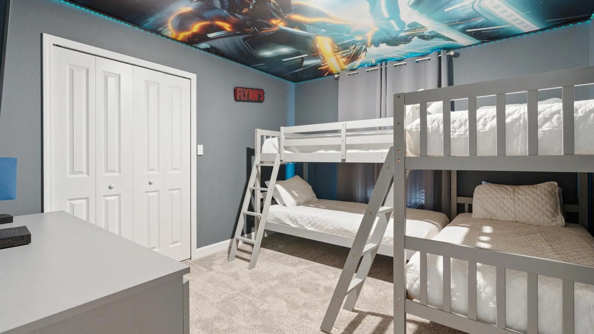 New At Storey Lake5 Bedrooms And 4 Bathrooms 度假居