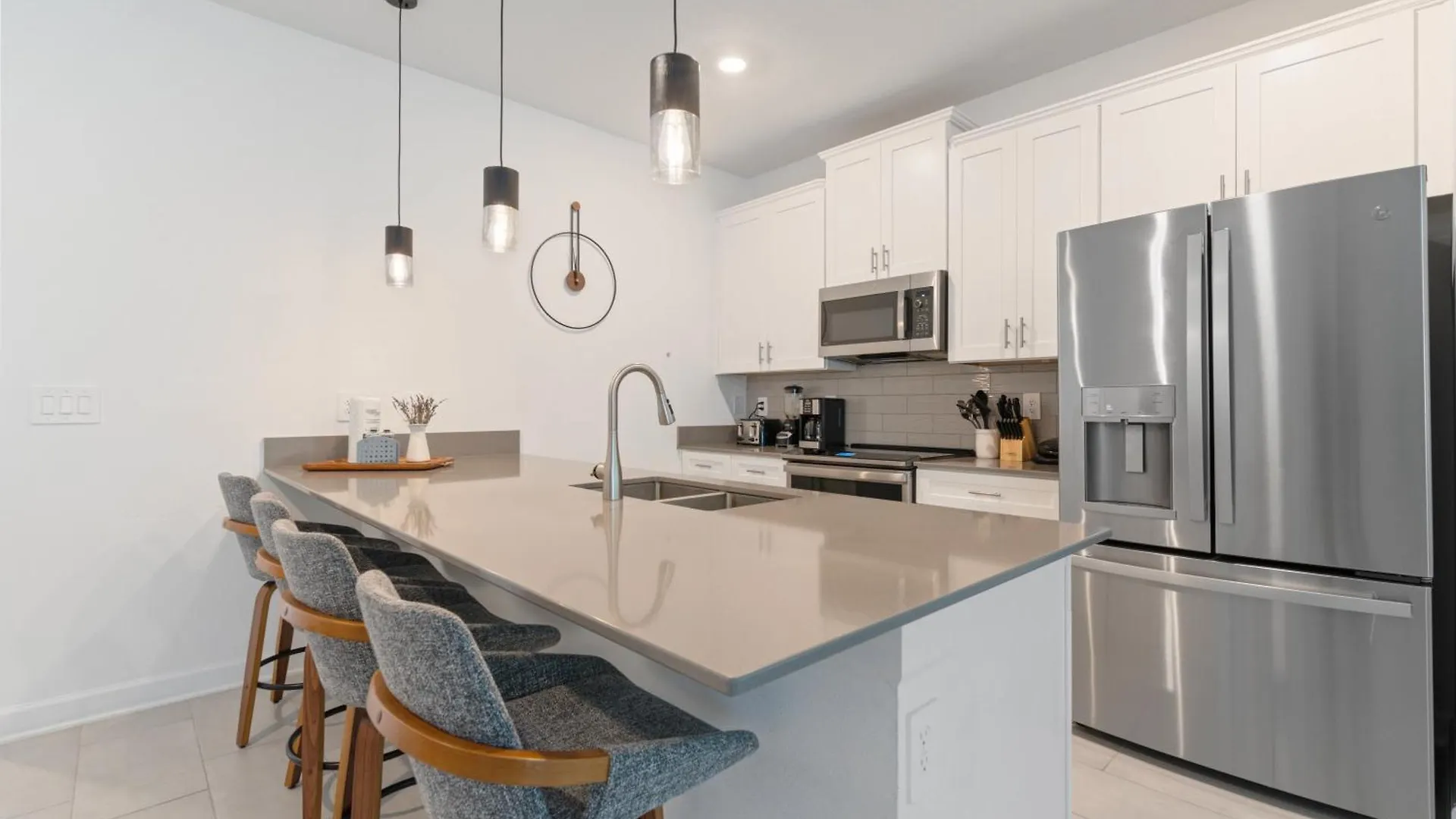 New At Storey Lake5 Bedrooms And 4 Bathrooms 度假居 *