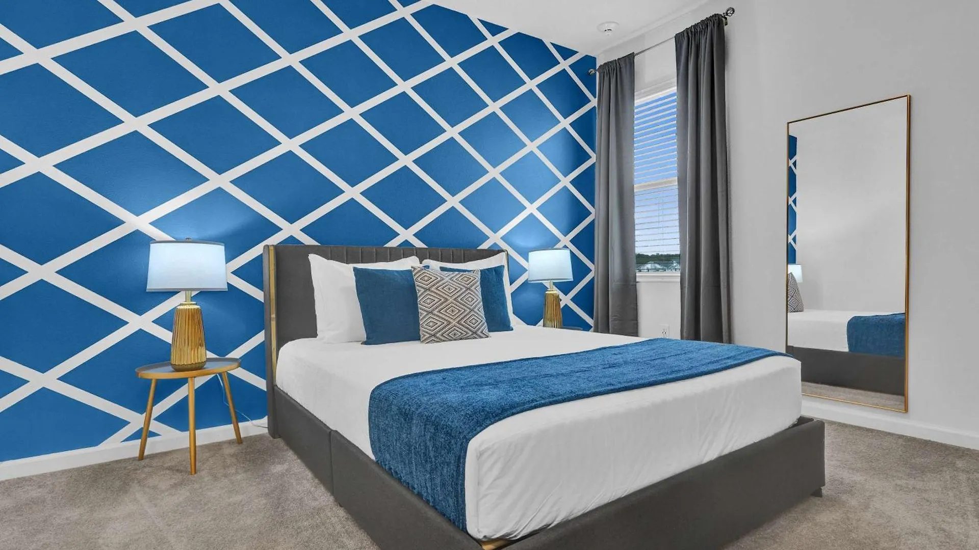 Luxury - The Extras - Sleeps 39 Holiday home *