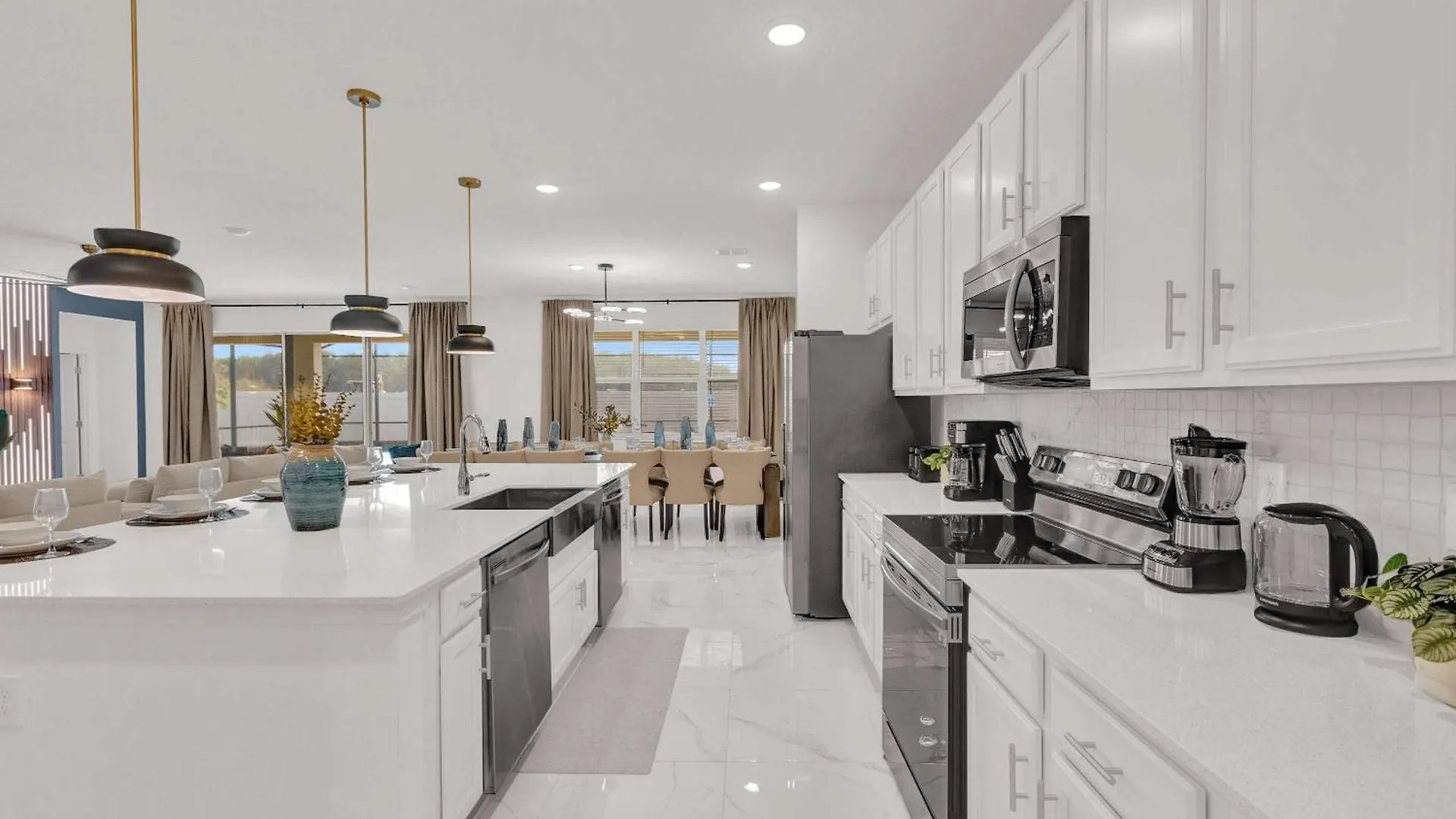 Luxury - The Extras - Sleeps 39 *