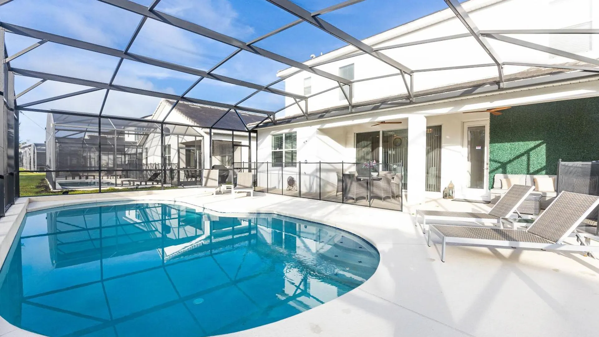 Fantastic 5 Bd Pool Near Perks 2678