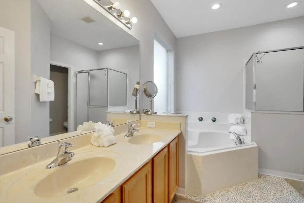 Six Bedroom Lanai Screened Pool & Villa *