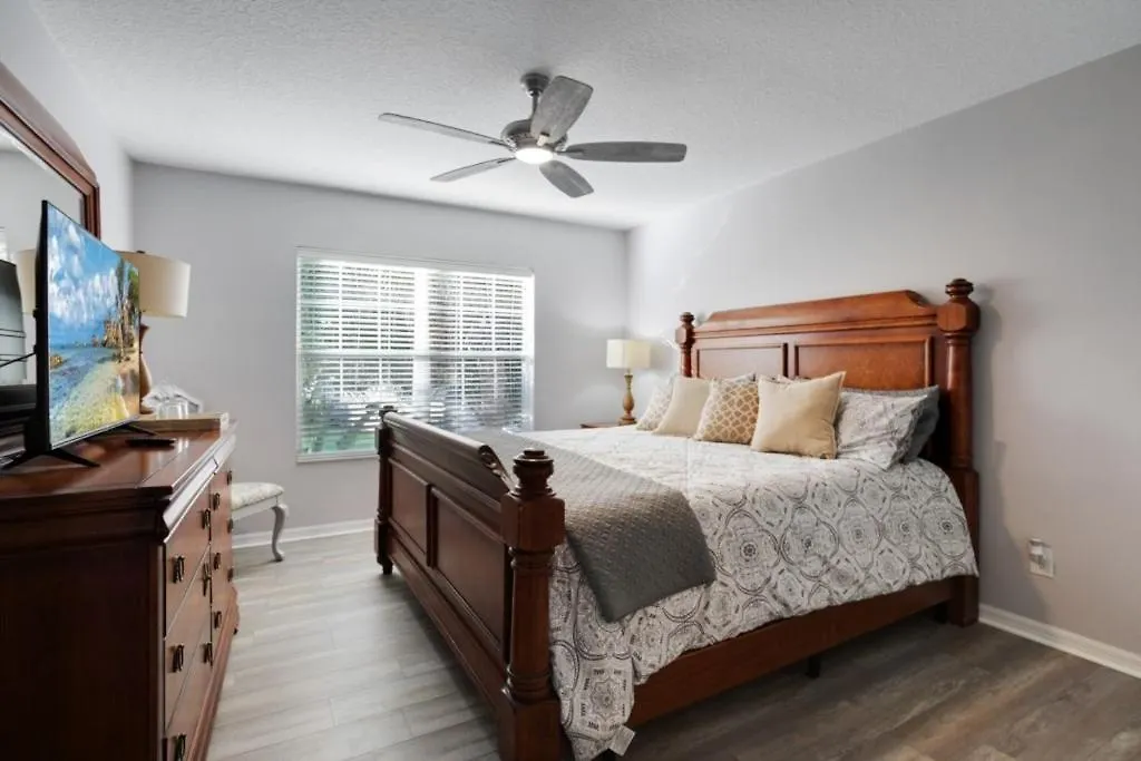Six Bedroom Lanai Screened Pool & *