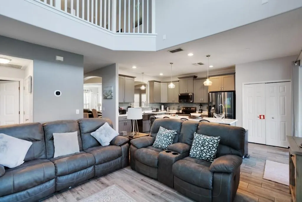 Six Bedroom Lanai Screened Pool & Villa Kissimmee