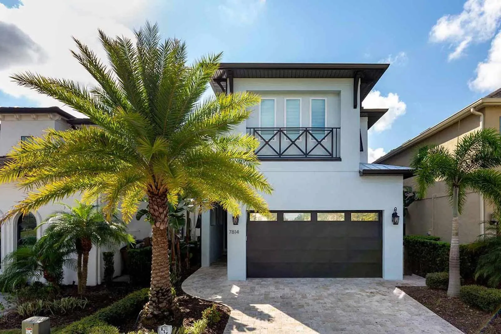 Estate With Arcade, Theater, Superhero Br, Near Parks Villa