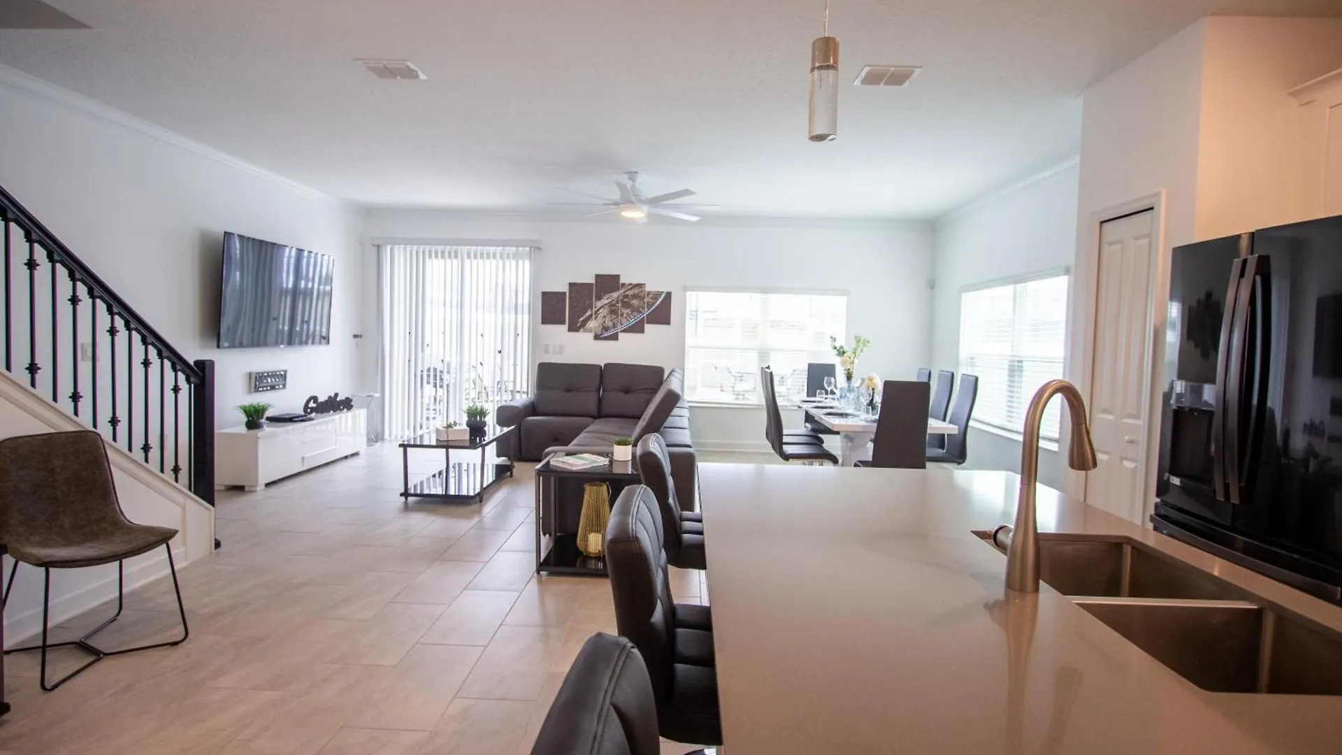 Luxury Family Retreat Walkable To The Waterpark Holiday home Kissimmee