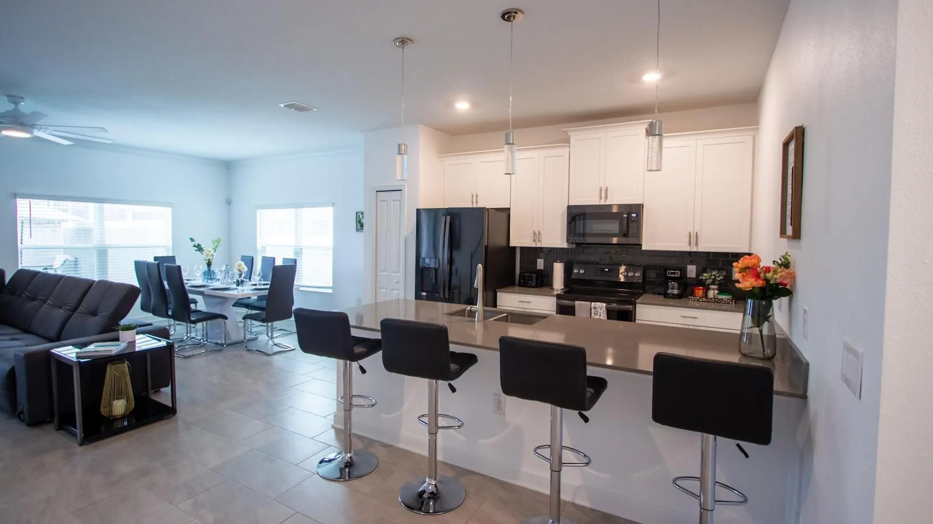 Luxury Family Retreat Walkable To The Waterpark Holiday home Kissimmee