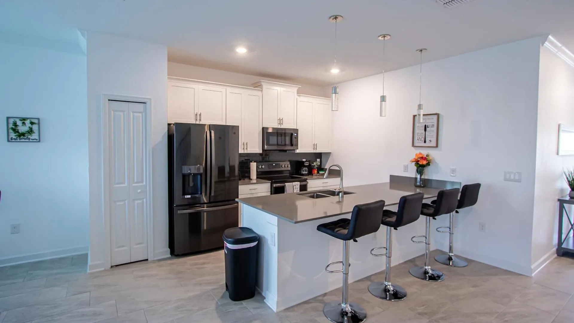 Luxury Family Retreat Walkable To The Waterpark * Kissimmee