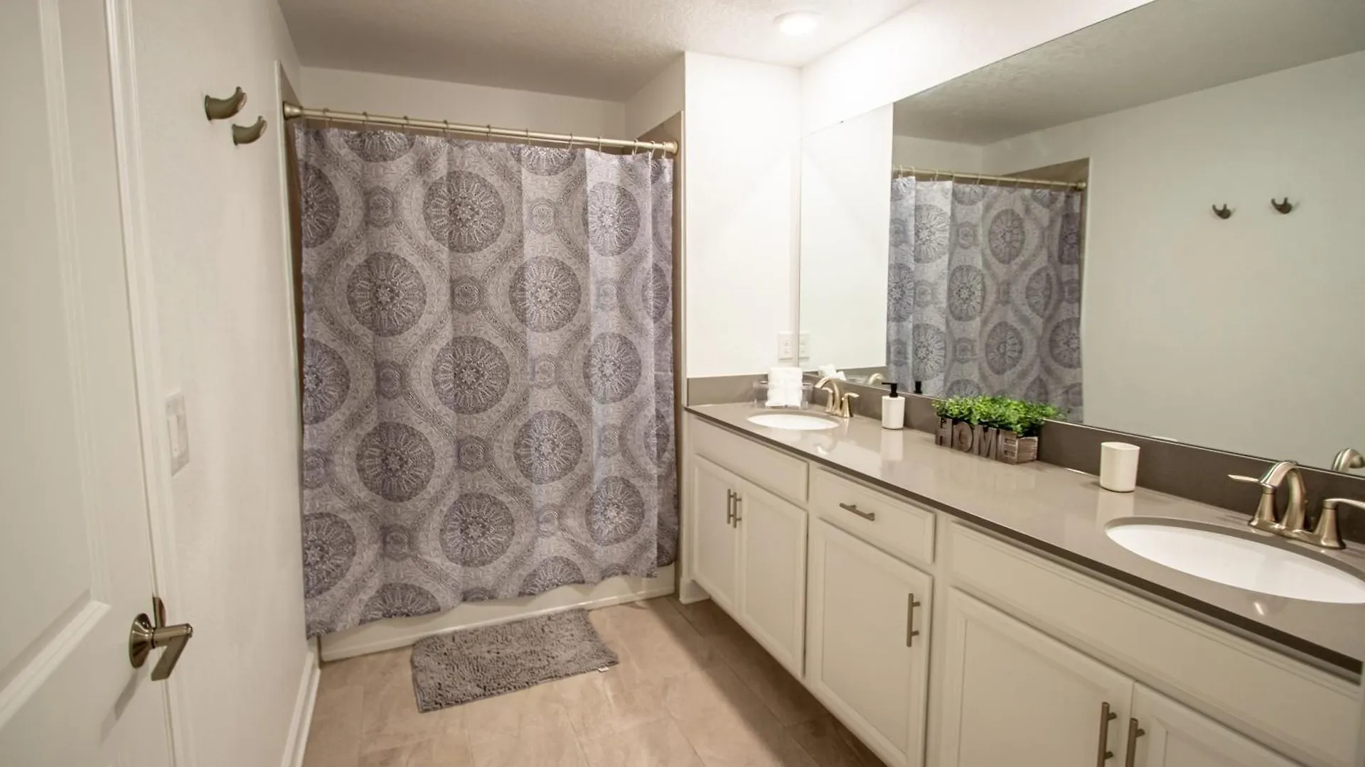 Luxury Family Retreat Walkable To The Waterpark Holiday home Kissimmee