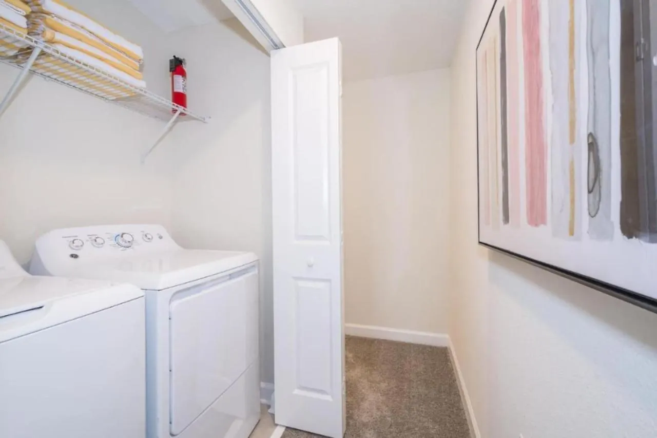 4 Bd 3 Ba Private Pool Storey 4832 Holiday home *