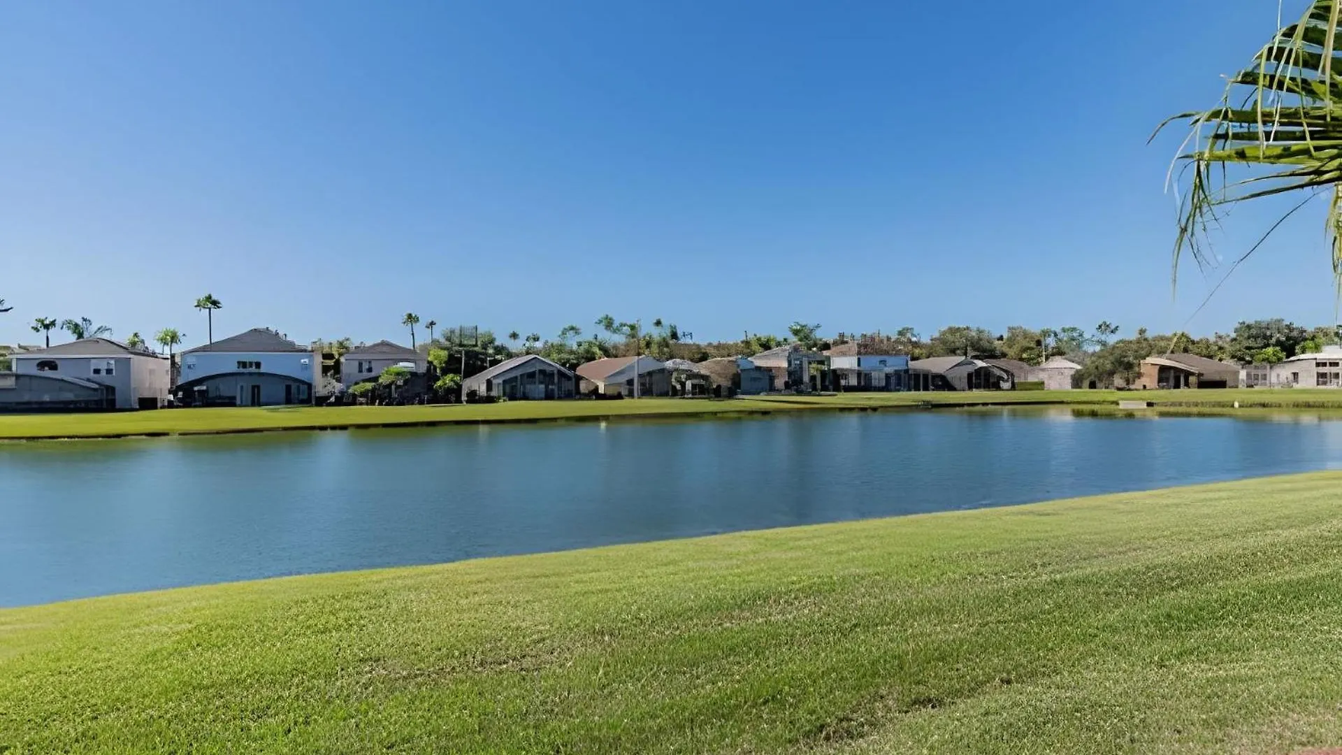 4u - Lb938 - 4q/2b Your Getaway Near *