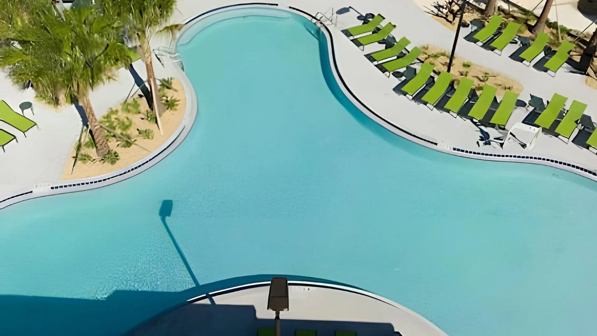 Smile - 4bd/3ba Storey Luxury Themed Apartment