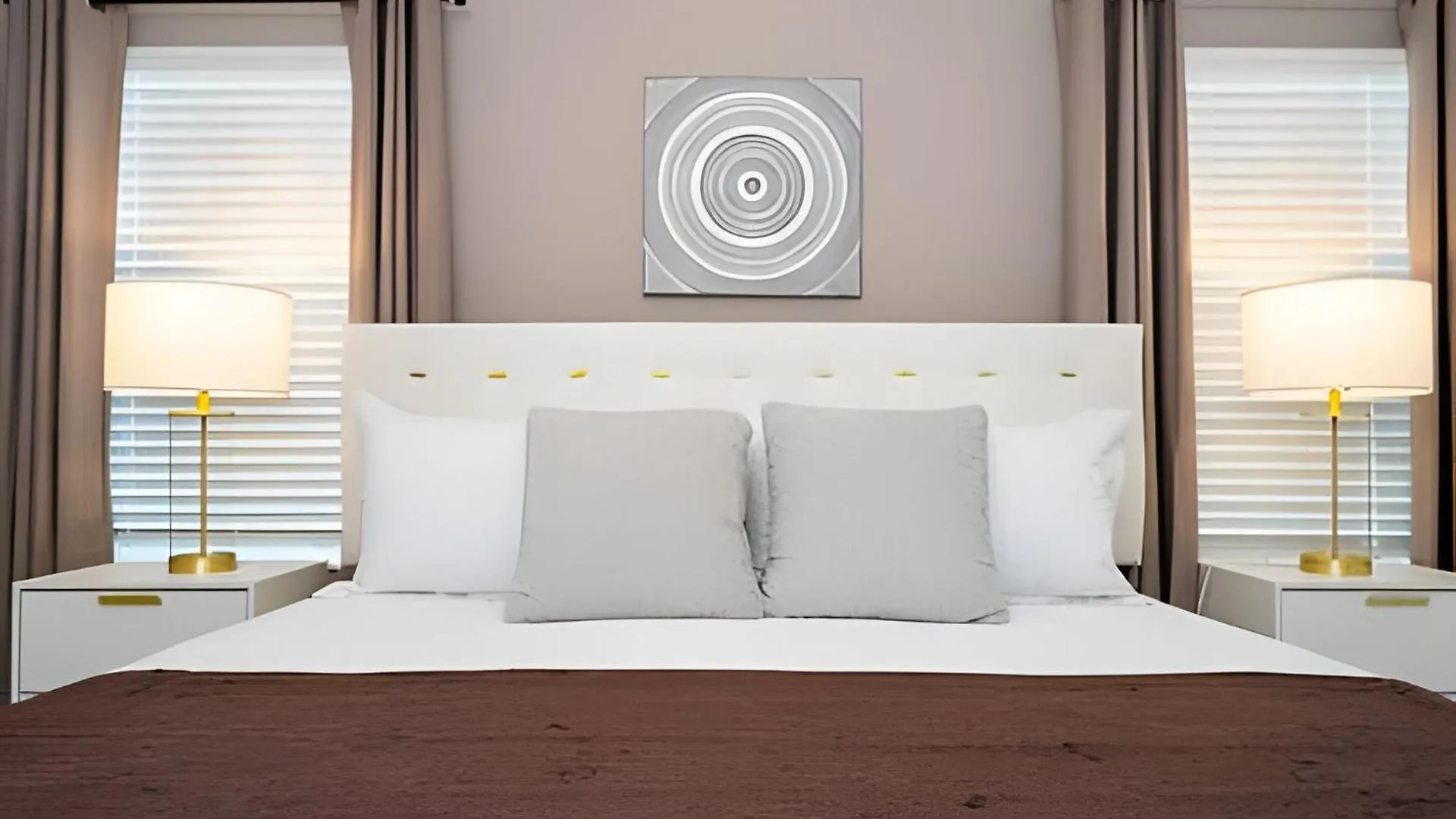 Smile - 4bd/3ba Storey Luxury Themed Apartment