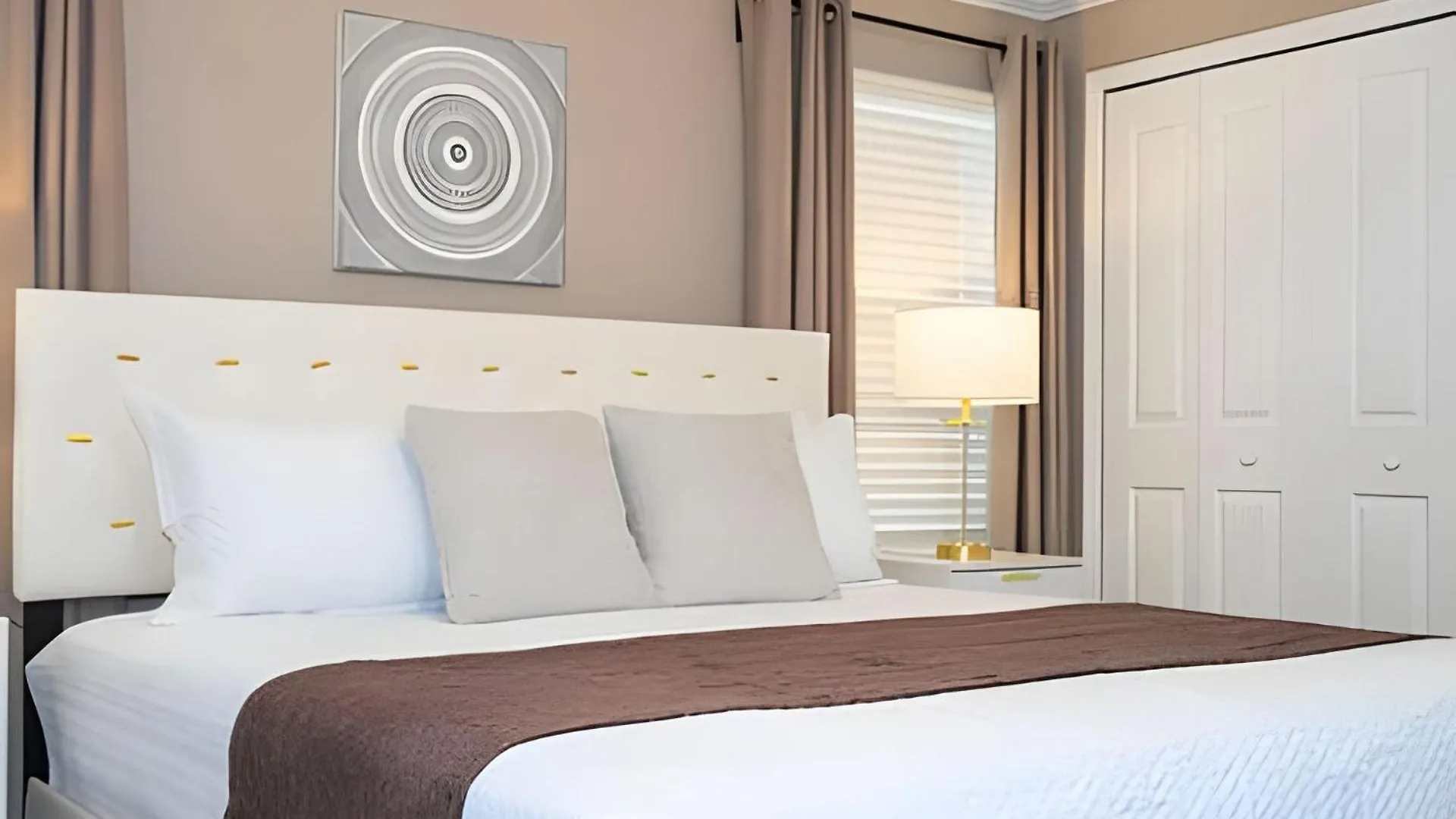 Smile - 4bd/3ba Storey Luxury Themed Apartment *