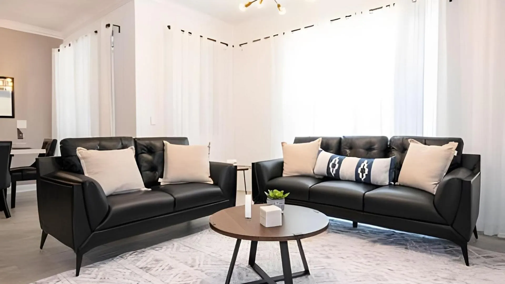 Smile - 4bd/3ba Storey Luxury Themed