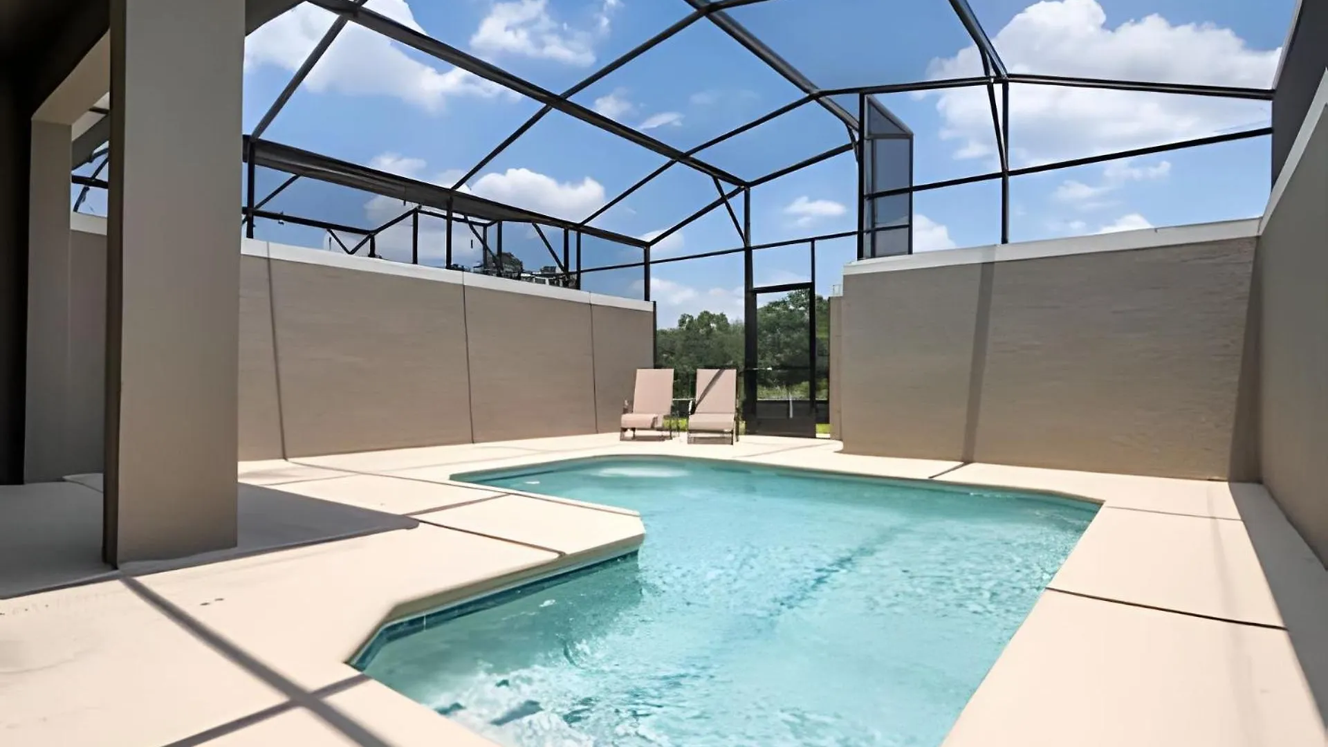 Smile - 4bd/3ba Storey Luxury Themed Apartment