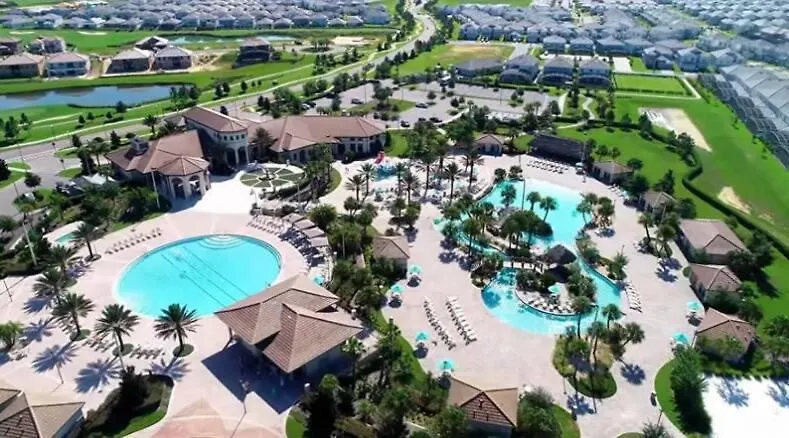 Luxury 9 Bedrooms Poolgames Resort *