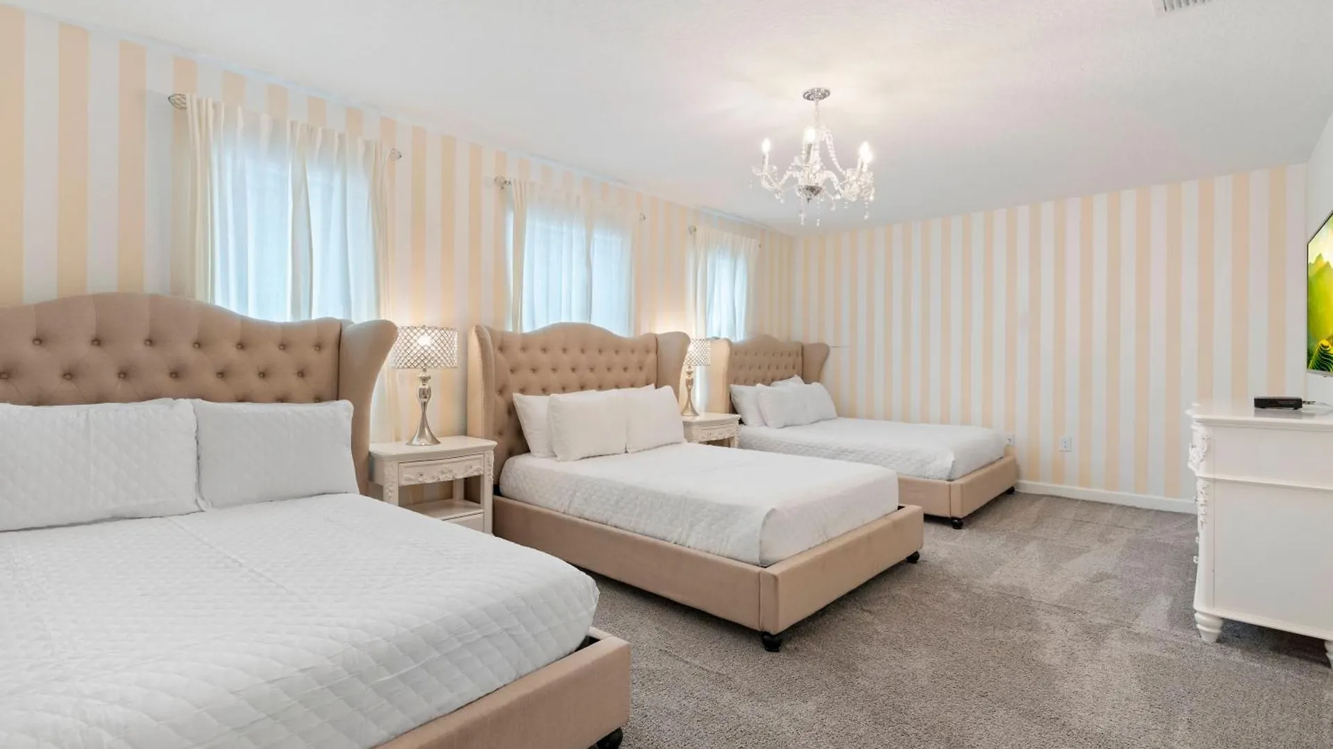 Luxury 9 Bedrooms Poolgames Resort *