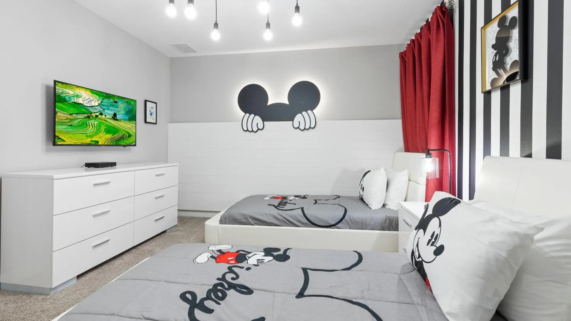 Luxury 9 Bedrooms Poolgames Resort
