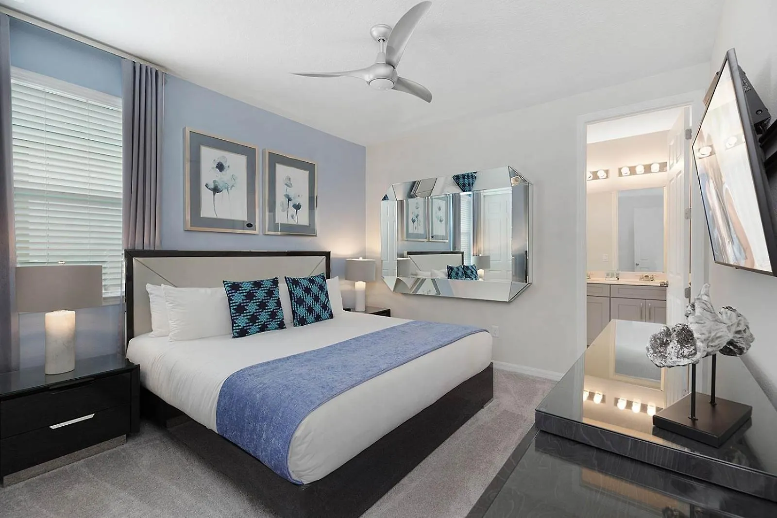 Villa Epic With Superhero Br, Theater, Arcade & Pool *