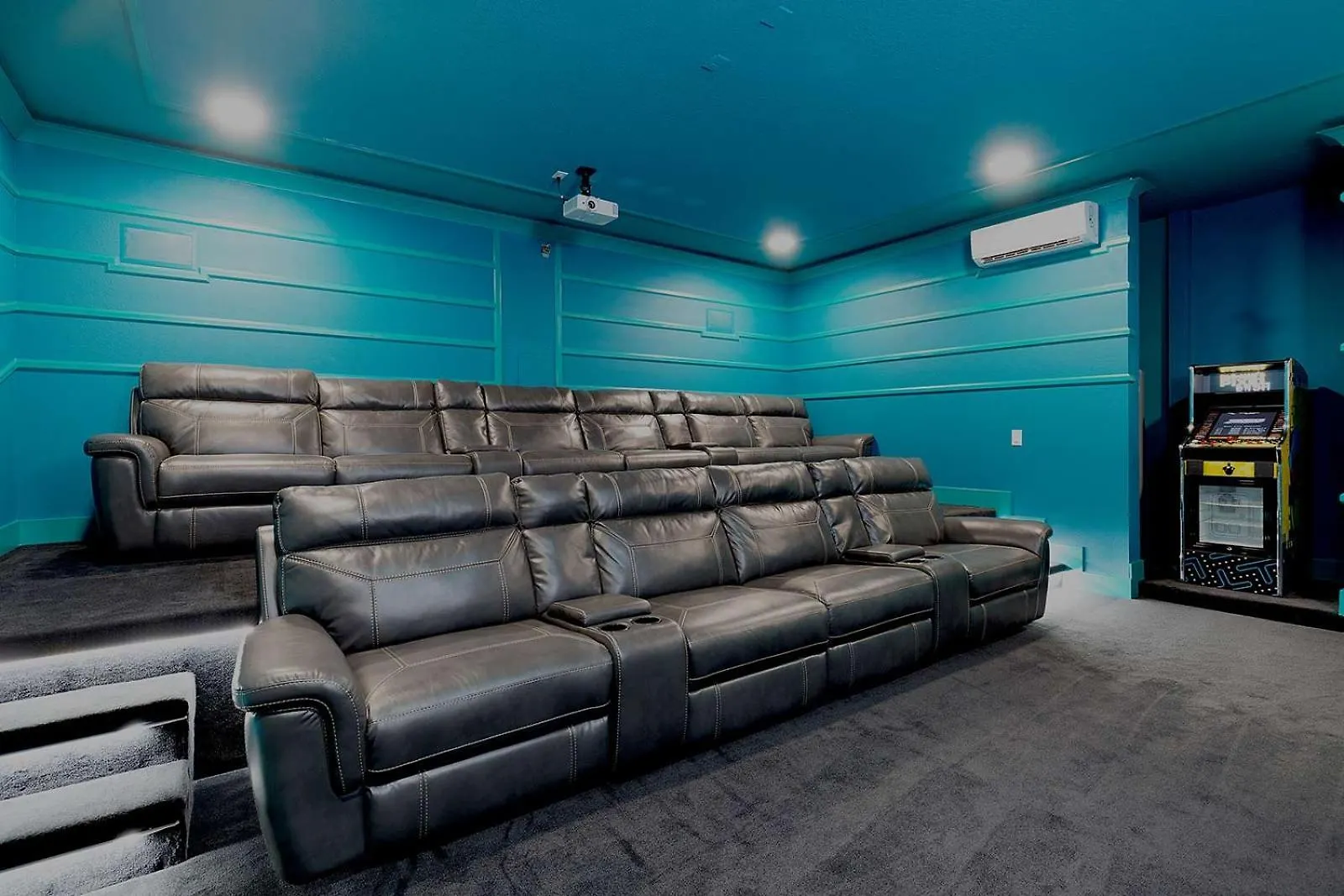 Villa Epic With Superhero Br, Theater, Arcade & Pool Kissimmee