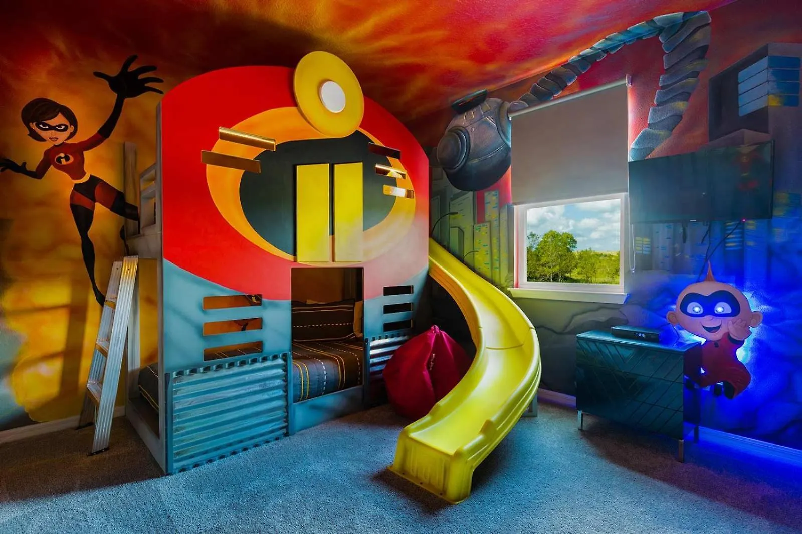 Epic With Superhero Br, Theater, Arcade & Pool