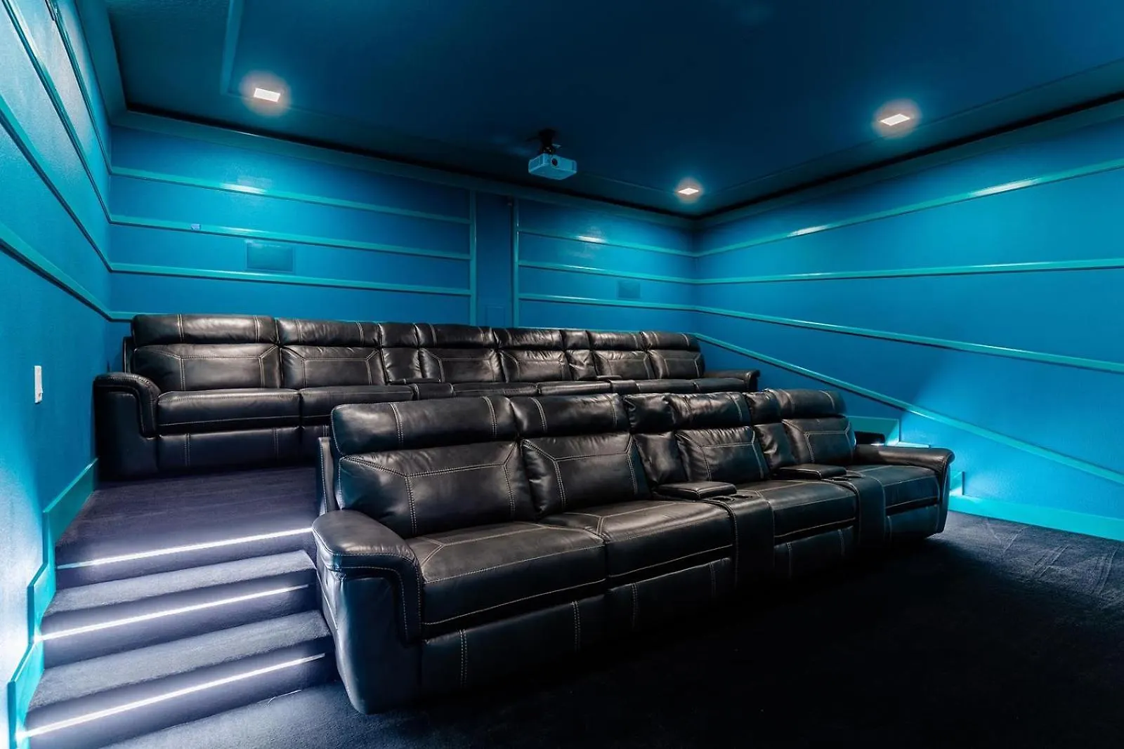 Epic With Superhero Br, Theater, Arcade & Pool Kissimmee