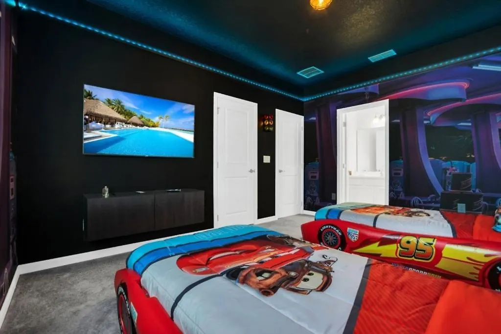 Beautiful 12 Bedrooms House 4473 Villa