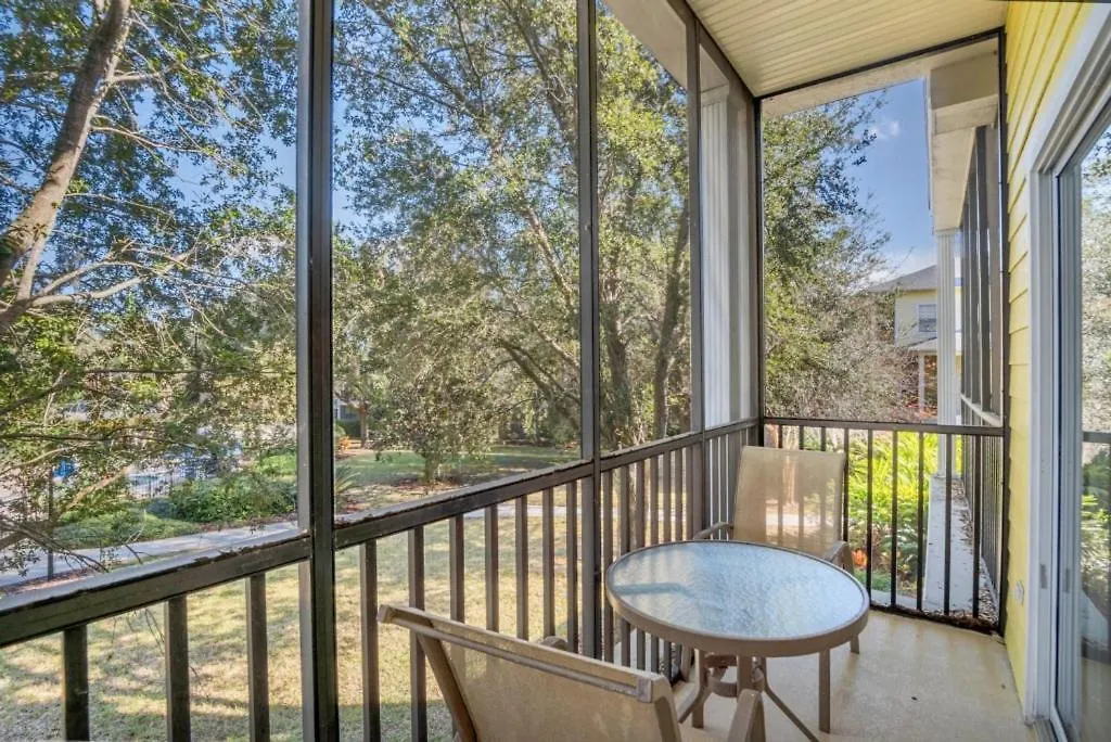 3 Bed In Close To Apartment *