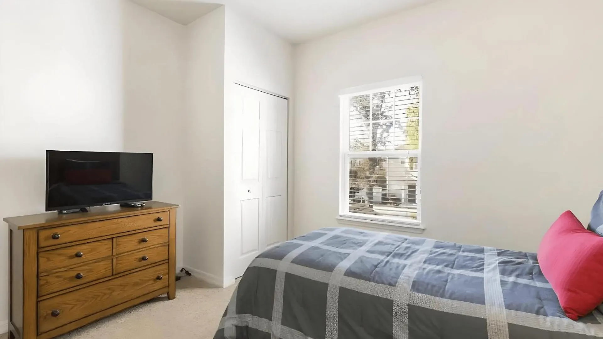 3-bedroom W/ Clubhouse, Near Holiday home Kissimmee