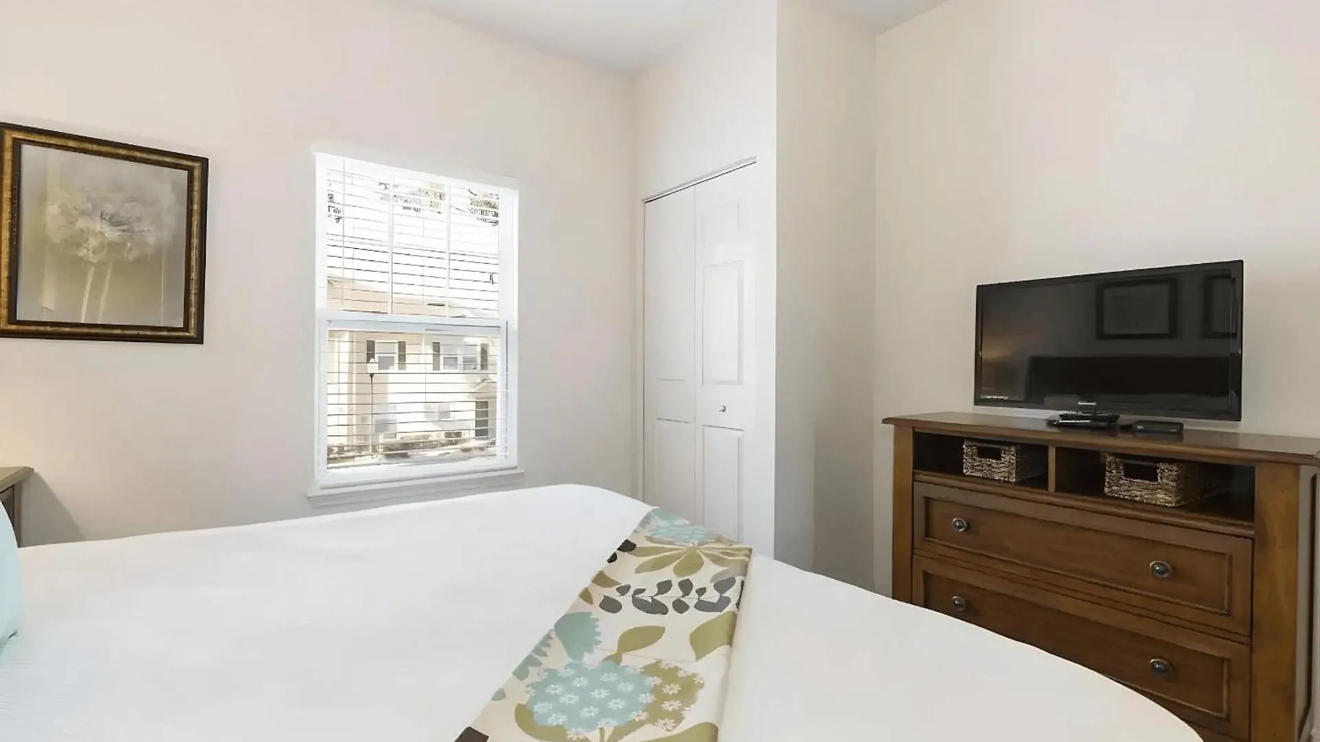 3-bedroom W/ Clubhouse, Near Kissimmee