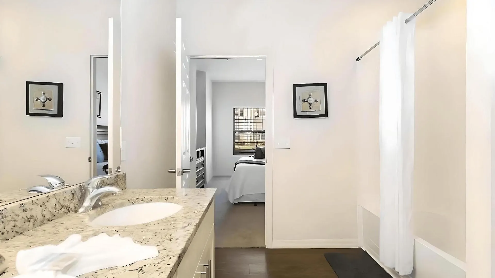 3-bedroom W/ Clubhouse, Near