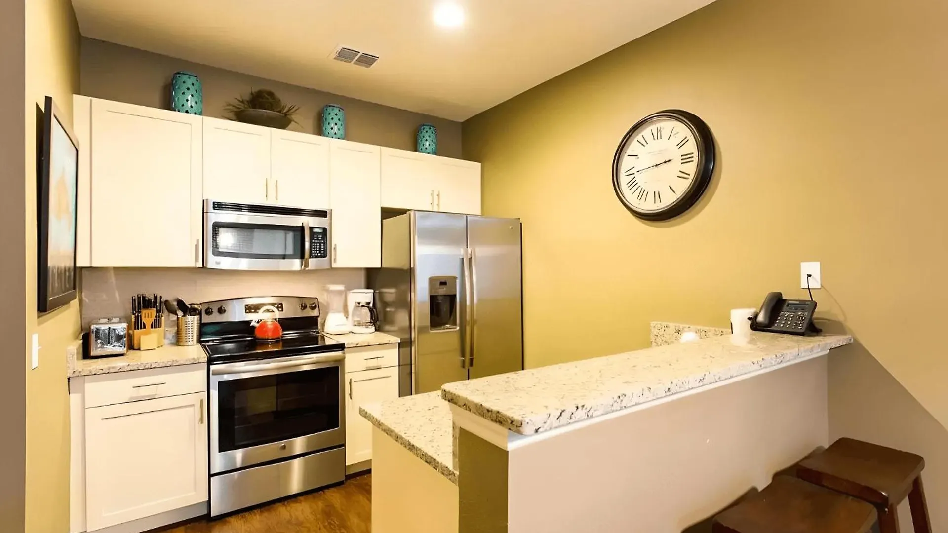 8990 Cozy 3bd/2ba Near W/ Clubhouse