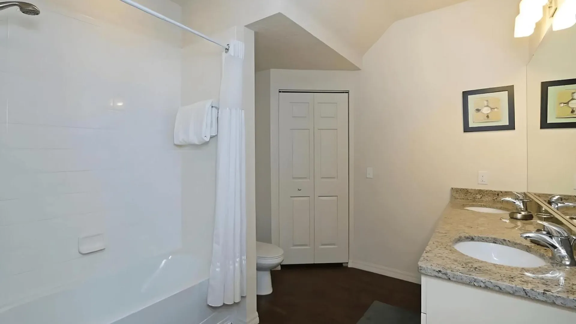 8990 Cozy 3bd/2ba Near W/ Clubhouse