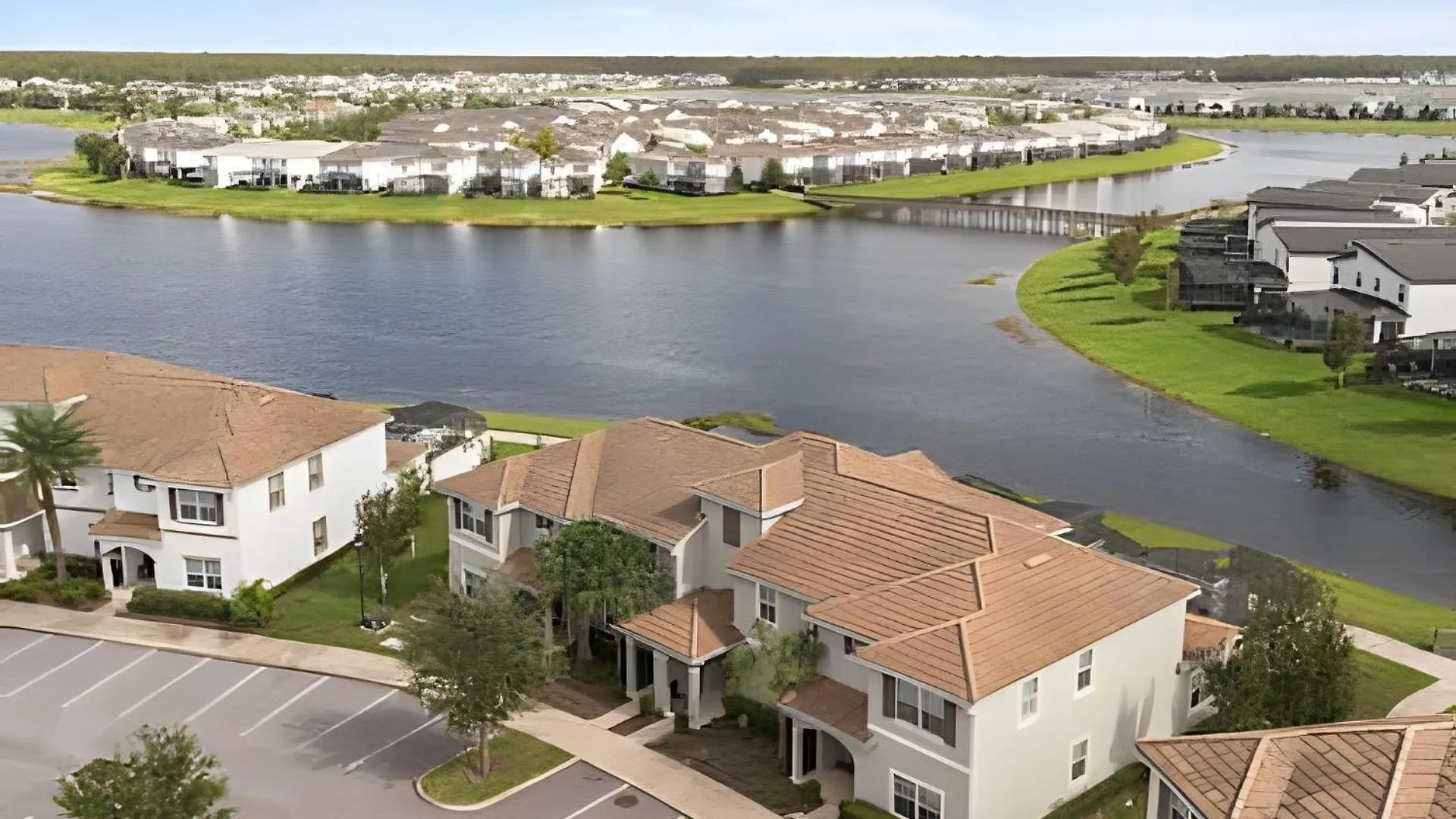 Spacious 5br W/ Private Pool, Near