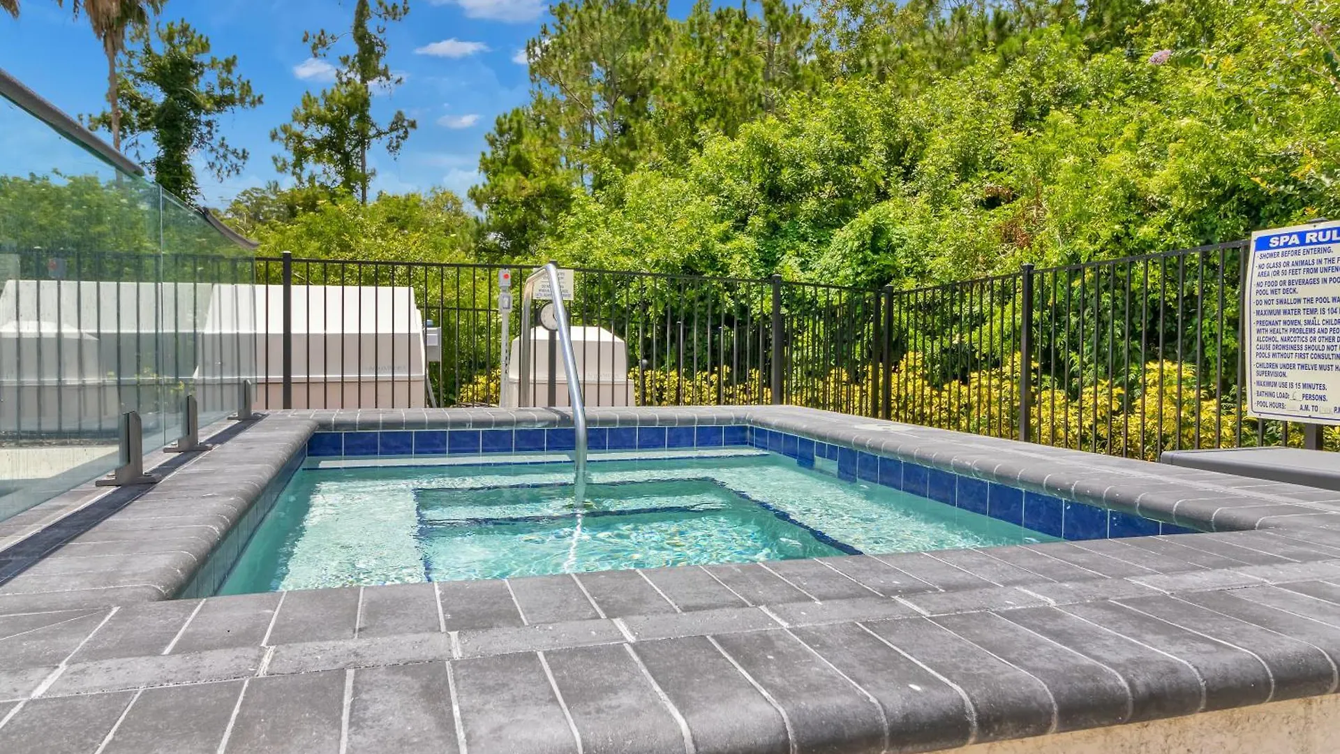 Holiday home Spectacular! Townhome 9 Miles To World! *