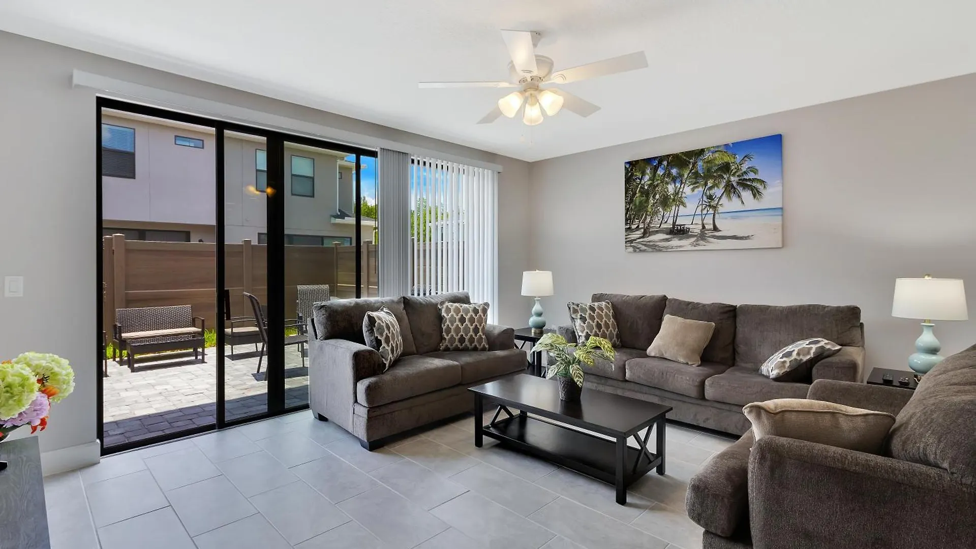 Holiday home Spectacular! Townhome 9 Miles To World!
