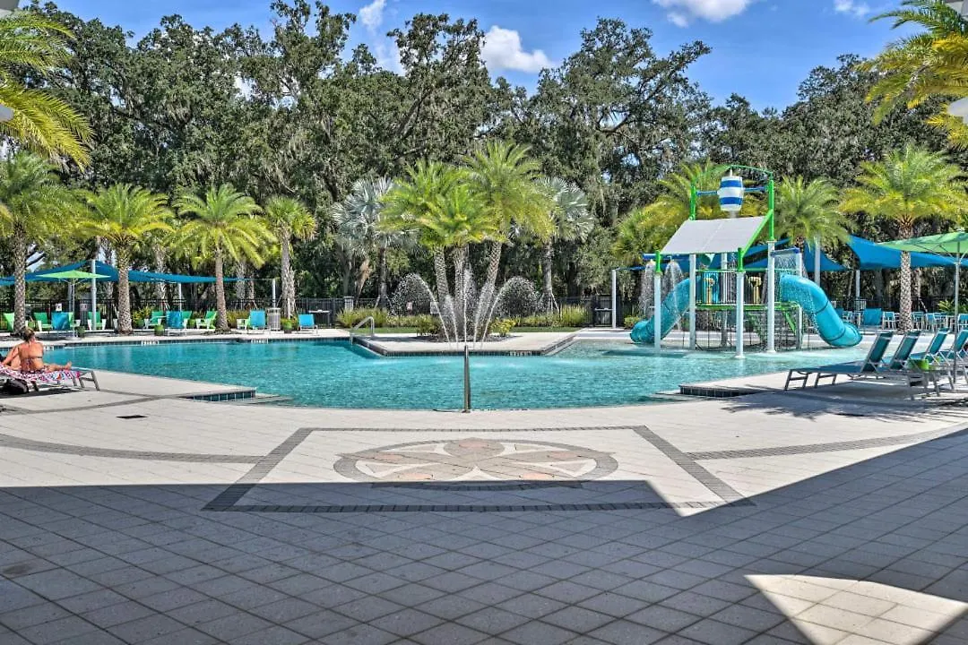 Look Over Nature, Pool Near Parks