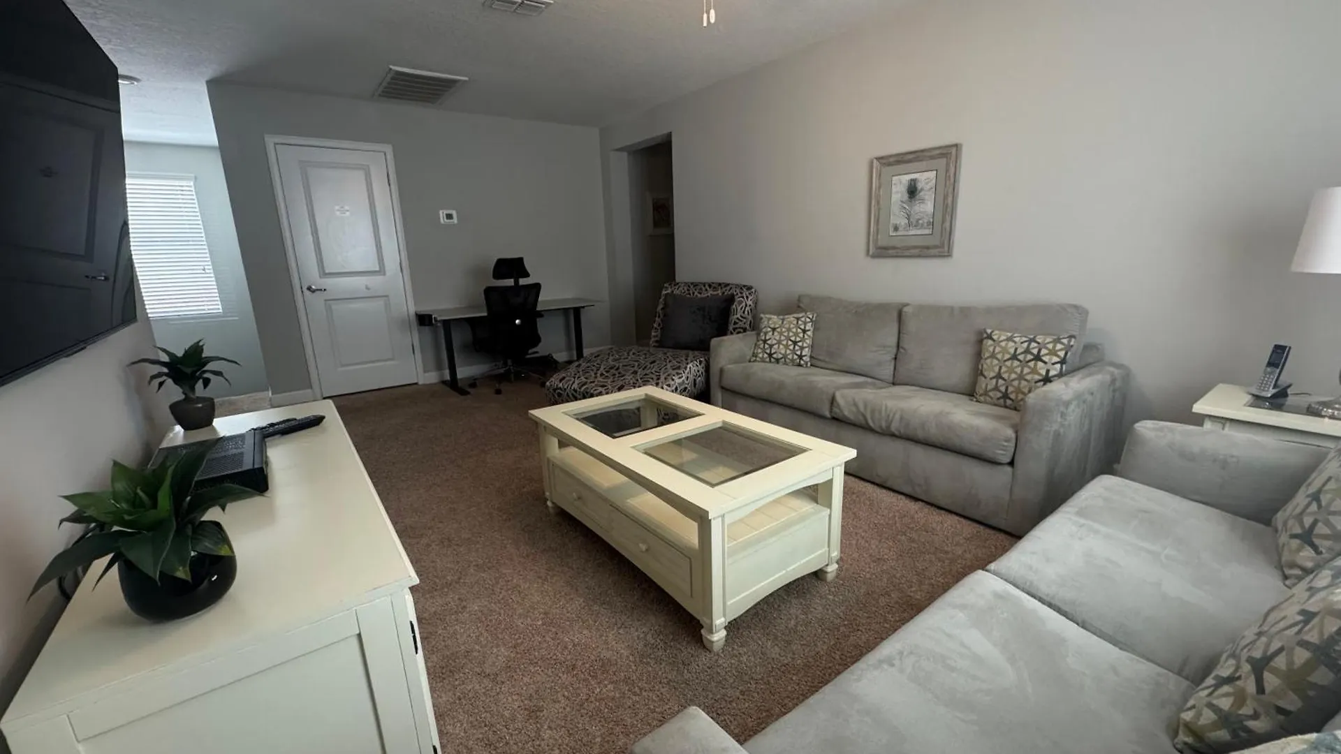 6 Bedroom 5 Bathroom Storey 4770kc * Kissimmee