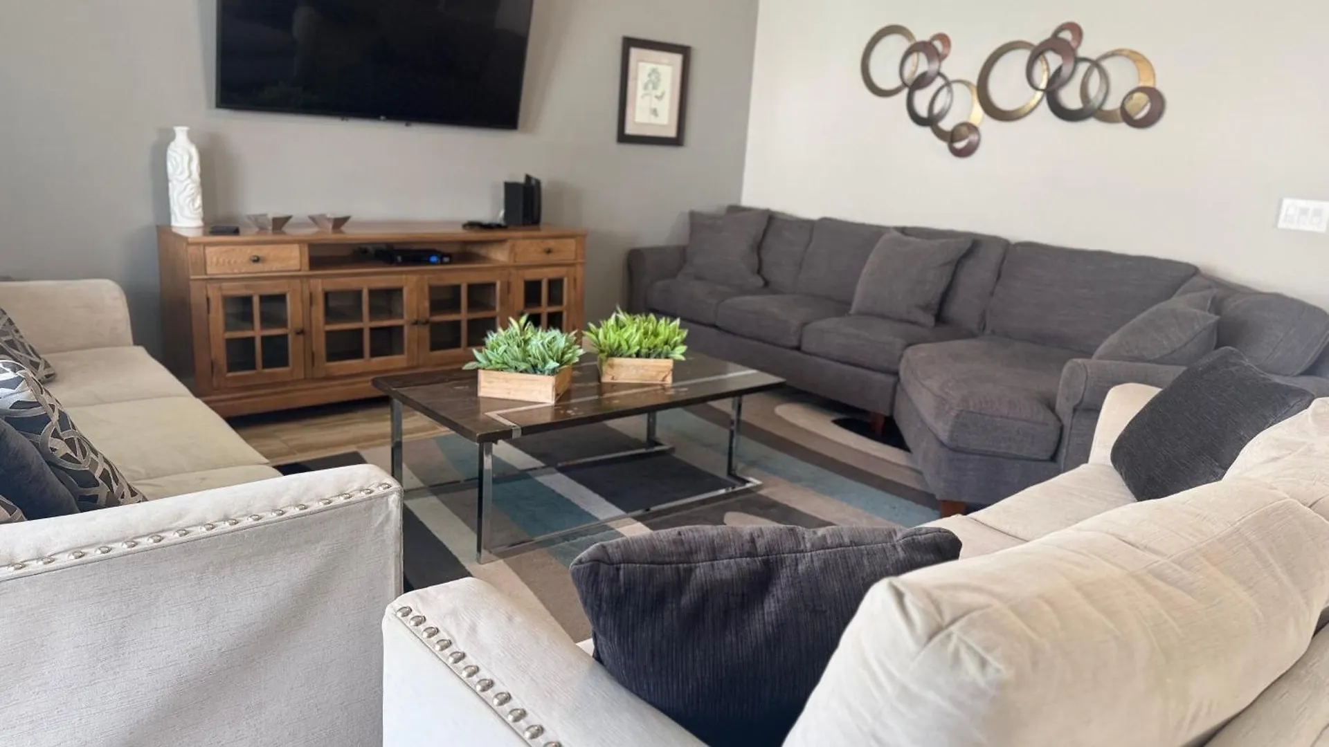 6 Bedroom 5 Bathroom Storey 4770kc Holiday home Kissimmee