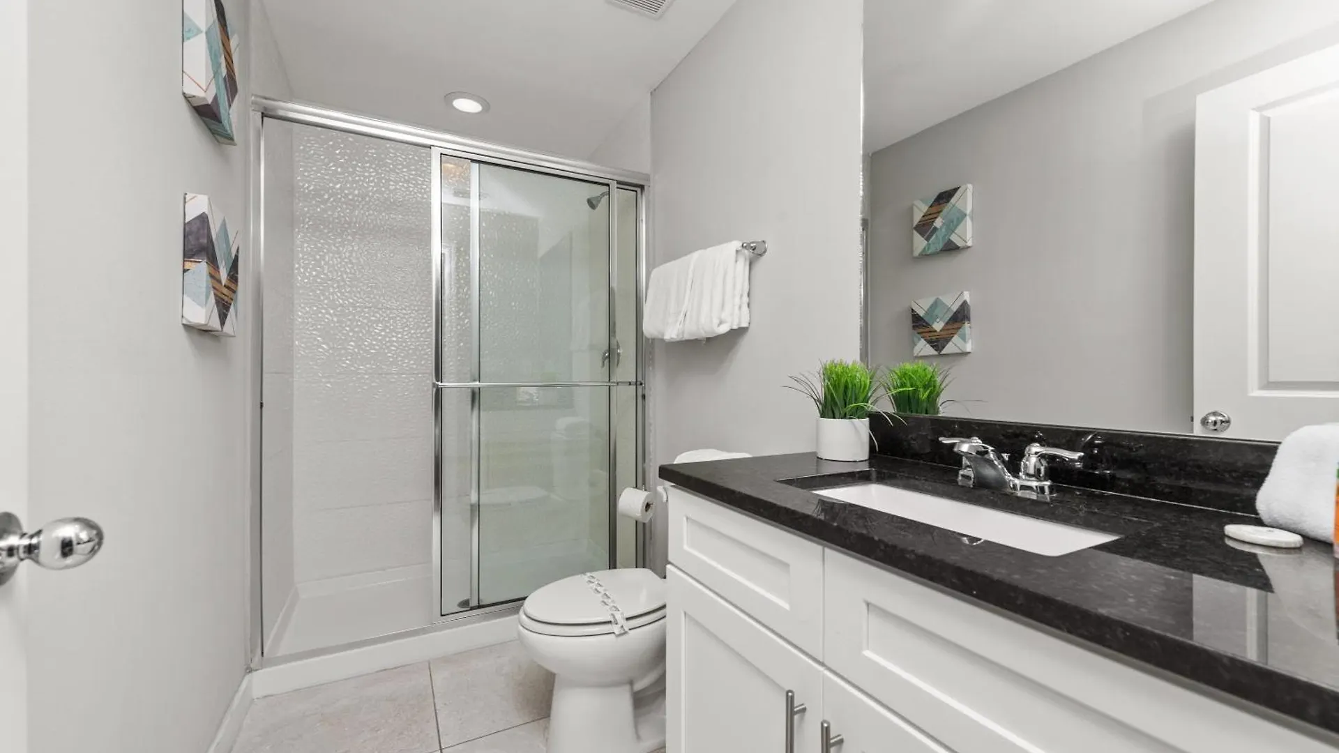 Incredible 4bd With Pool And Bbq Near *