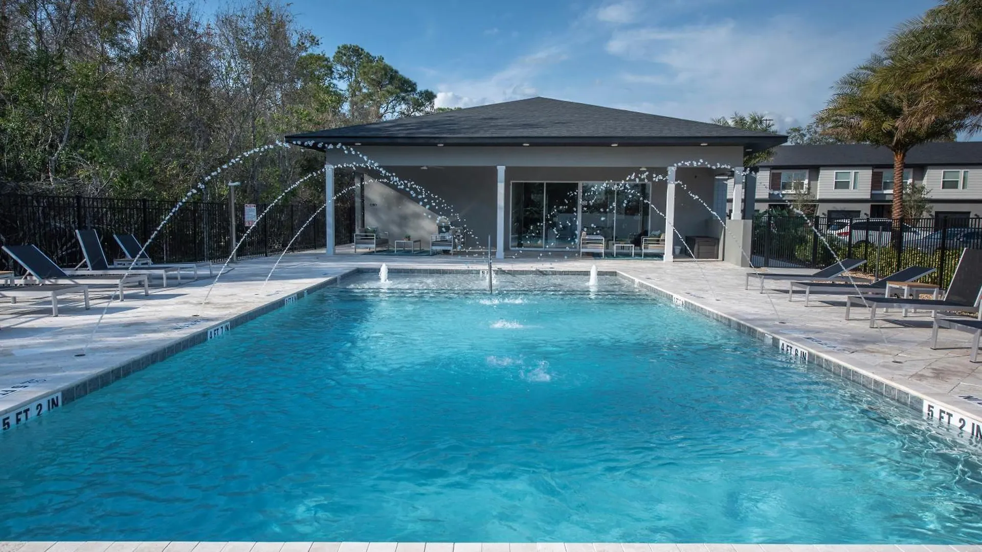 Holiday home Incredible 4bd With Pool And Bbq Near