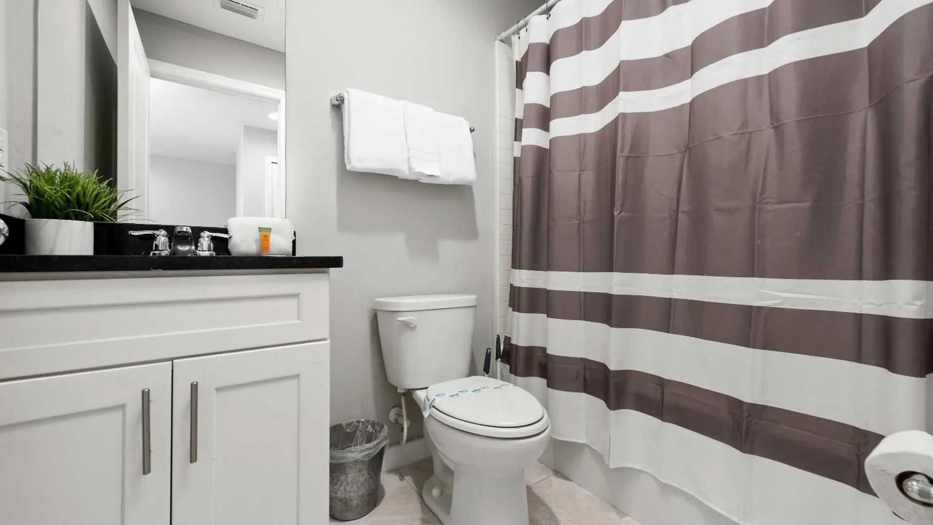 Incredible 4bd With Pool And Bbq Near