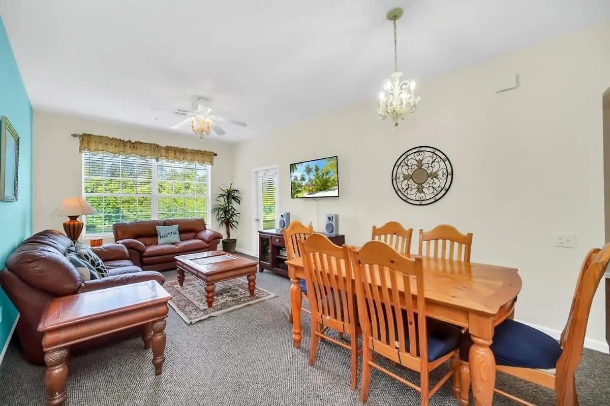 3 Bedroom 2 Bath In Windsor Palms