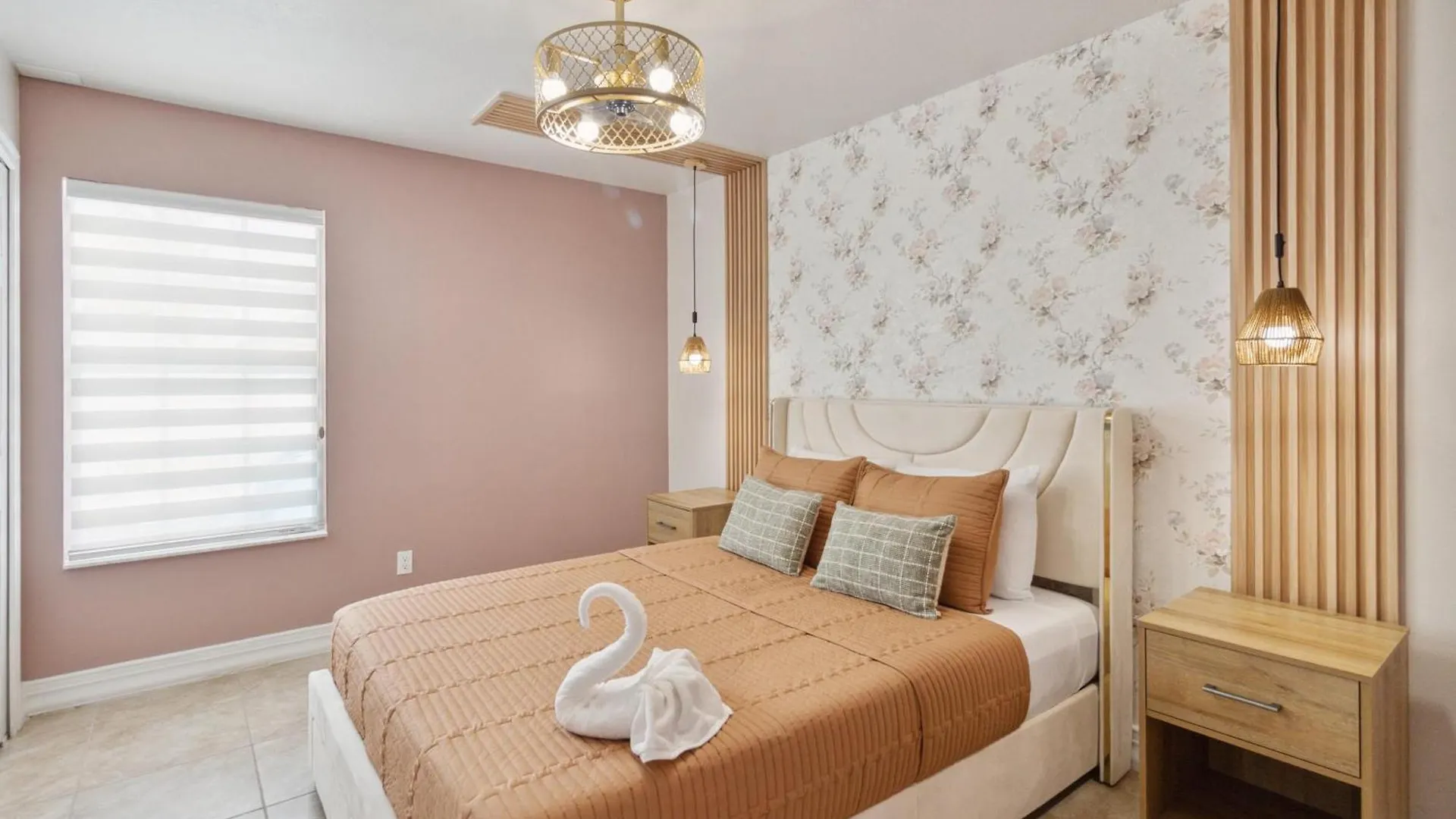 Fascinating Private Pool And Game-room, Near Disney!! Holiday home *
