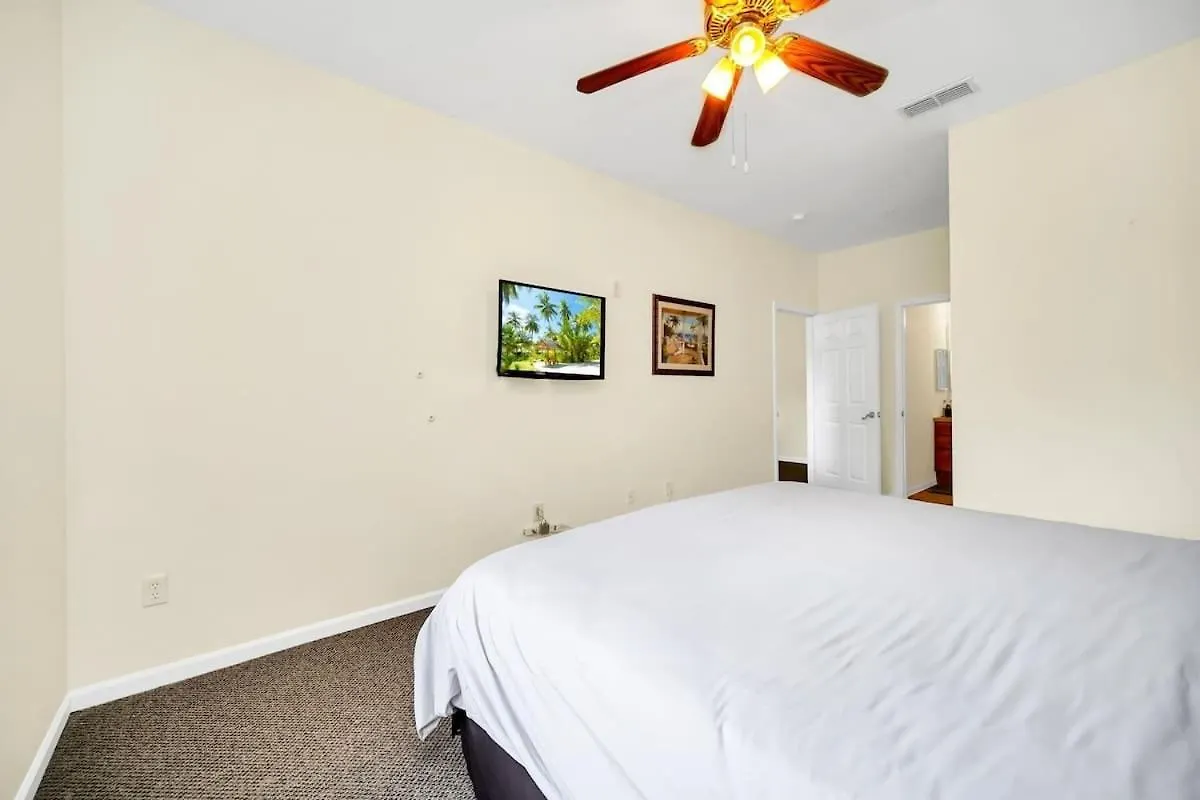 Holiday home 3 Bedroom 2 Bath In Windsor Palms Kissimmee