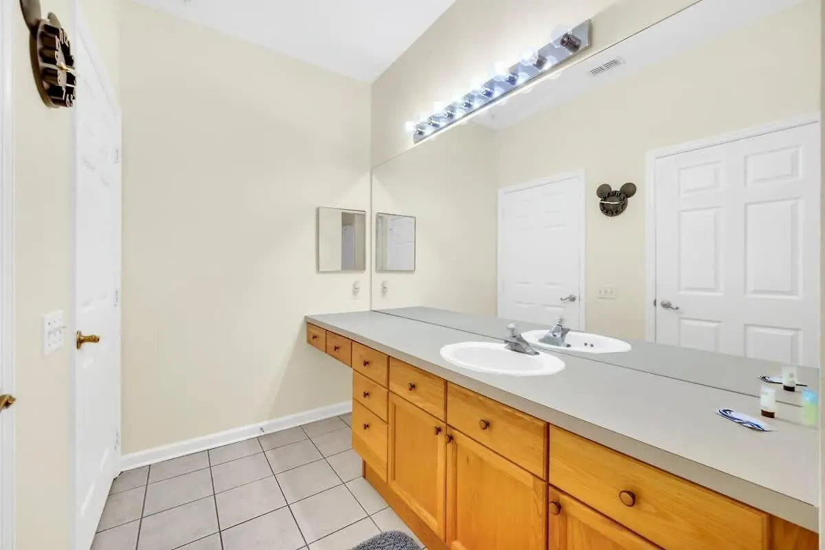 3 Bedroom 2 Bath In Windsor Palms Holiday home *