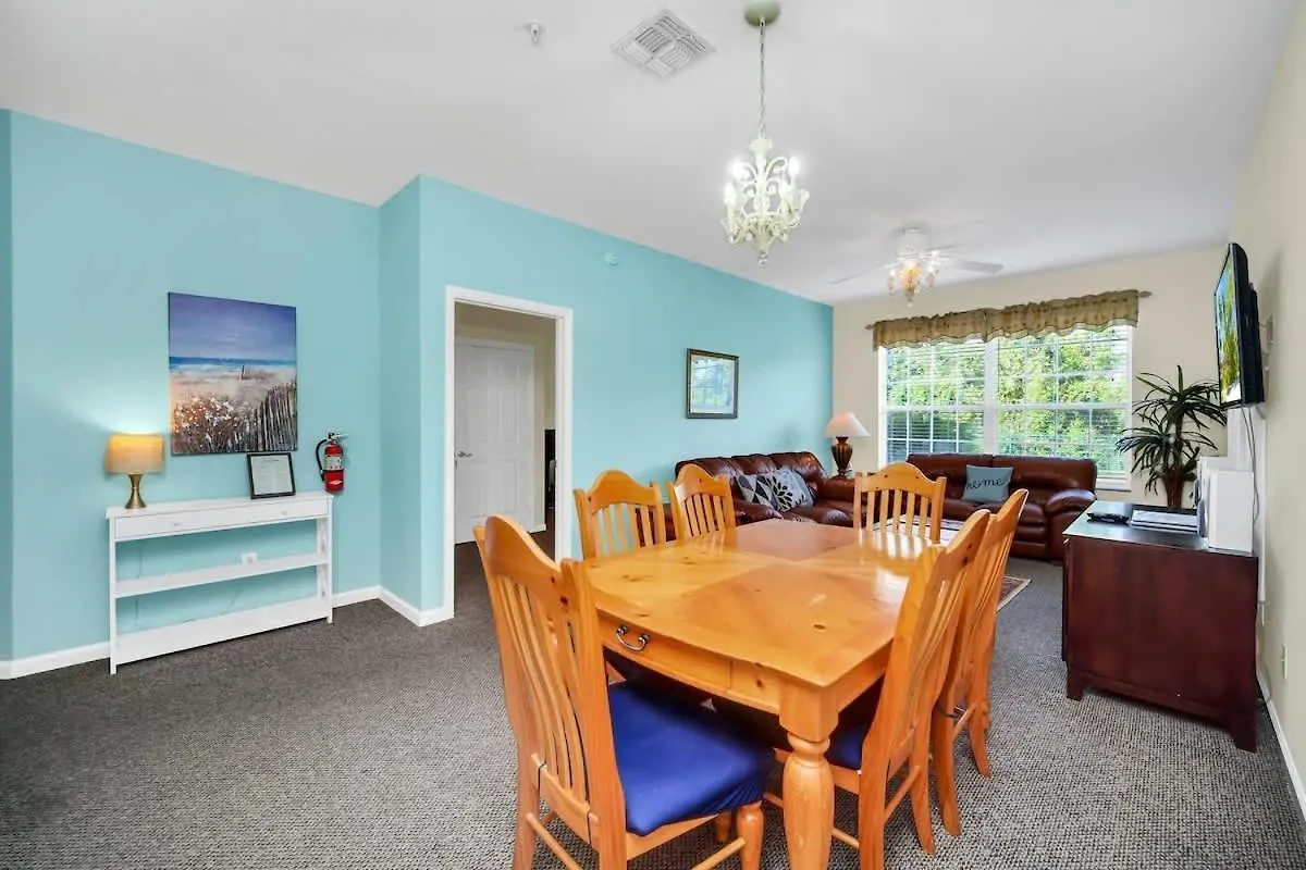 3 Bedroom 2 Bath In Windsor Palms *