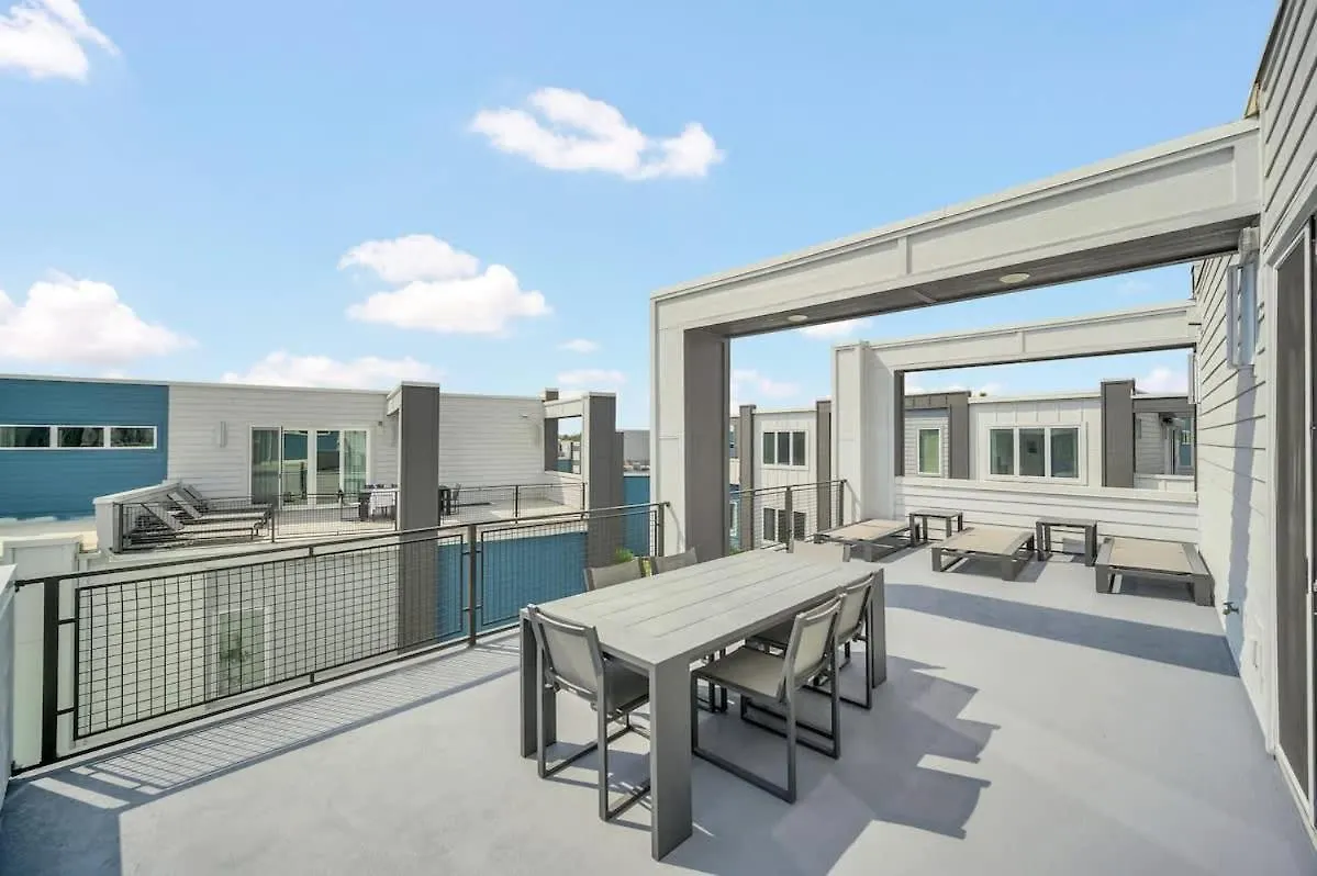 New Modern Oasis Near *